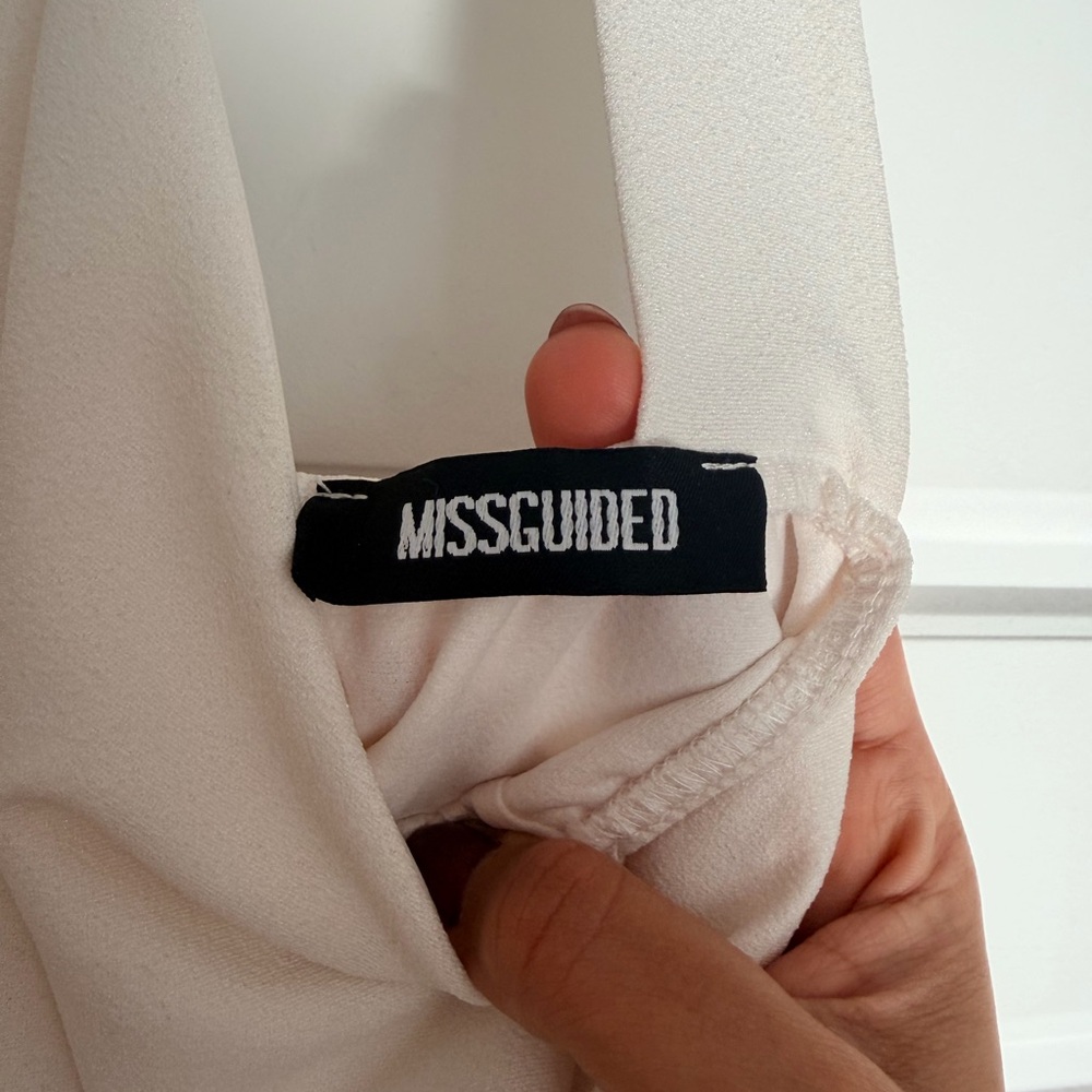 Missguided: Black and White Elegant Dress - Picture 4 of 4